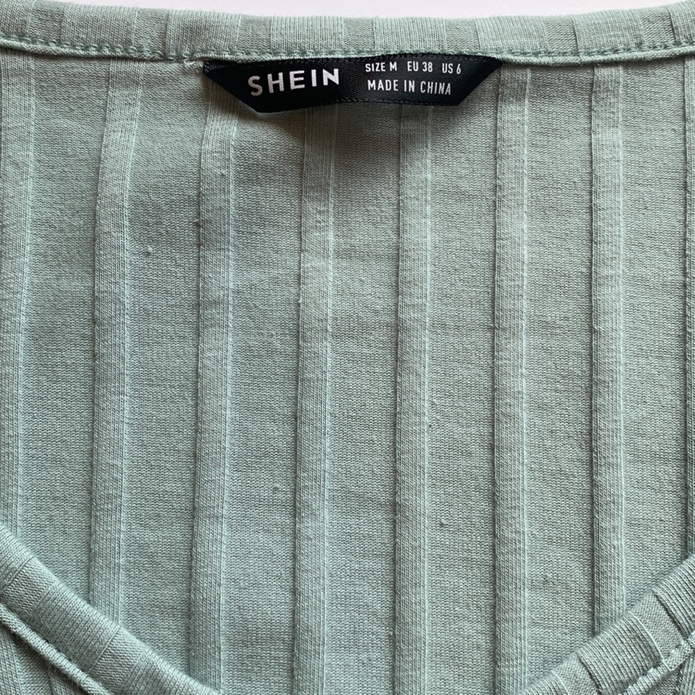 Size medium - Picture 3 of 3